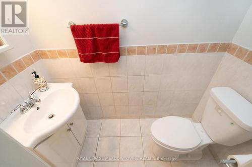 15 Oakington Place, Mississauga, ON - Indoor Photo Showing Bathroom