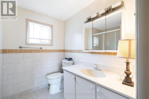 15 Oakington Place, Mississauga, ON - Indoor Photo Showing Bathroom