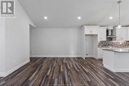 597 Keil Trail North, Chatham, ON - Indoor Photo Showing Kitchen