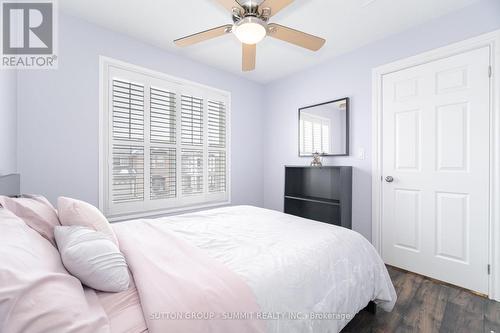 1671 Stover Crescent, Milton, ON - Indoor Photo Showing Bedroom