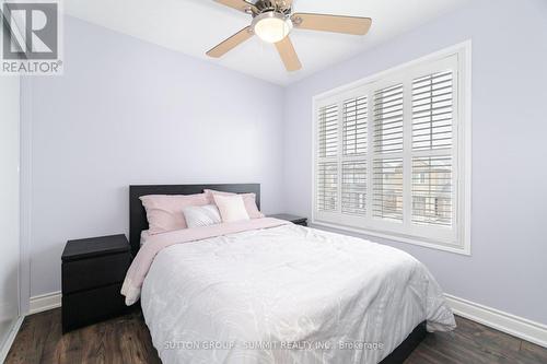 1671 Stover Crescent, Milton, ON - Indoor Photo Showing Bedroom