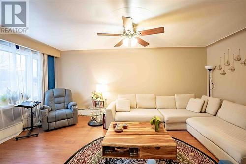 367 Cochrane Street, Greater Sudbury, ON - Indoor Photo Showing Living Room