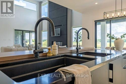 15353 Plover Mills Road, Middlesex Centre (Bryanston), ON - Indoor Photo Showing Kitchen With Double Sink