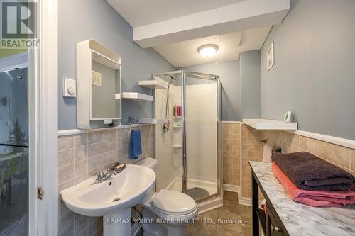 309 Centre Street S, Oshawa (Central), ON - Indoor Photo Showing Bathroom