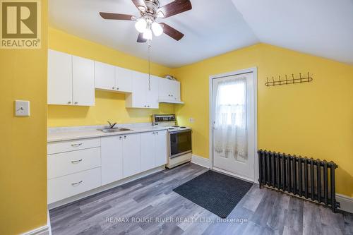 309 Centre Street S, Oshawa (Central), ON - Indoor Photo Showing Kitchen