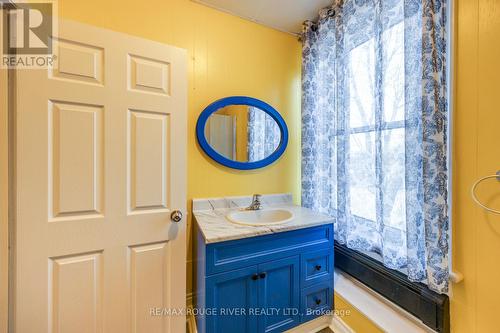 309 Centre Street S, Oshawa (Central), ON - Indoor Photo Showing Bathroom