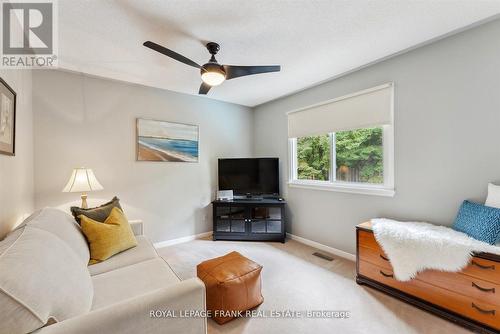 14 Mattawa Court, Whitby (Lynde Creek), ON - Indoor Photo Showing Living Room