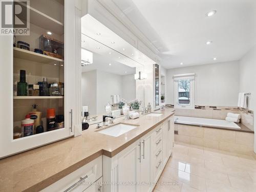 18 Mowatt Court, Markham, ON - Indoor Photo Showing Bathroom