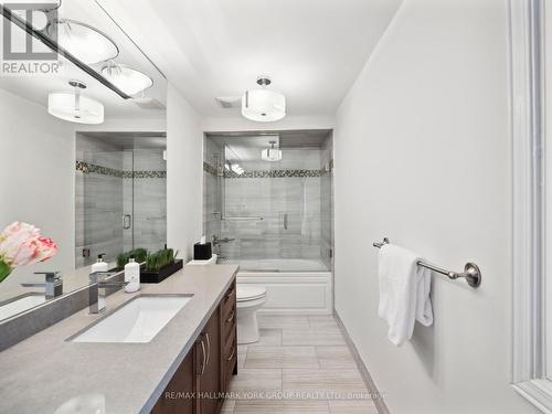 18 Mowatt Court, Markham, ON - Indoor Photo Showing Bathroom