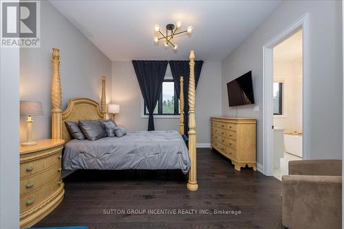 71 Muirfield Drive, Barrie, ON - Indoor Photo Showing Bedroom