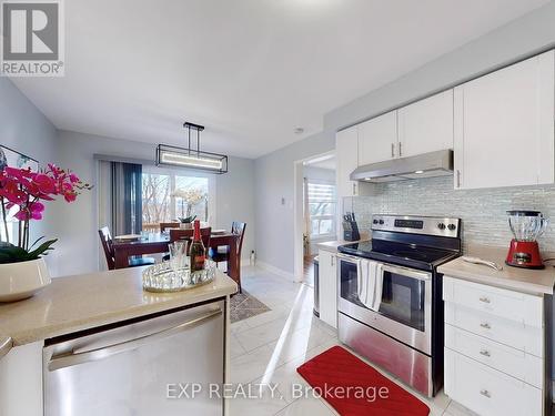 8 - 117 Millstone Drive, Brampton, ON - Indoor Photo Showing Kitchen