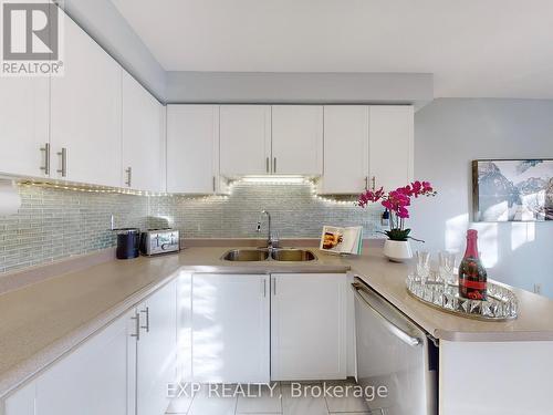 8 - 117 Millstone Drive, Brampton, ON - Indoor Photo Showing Kitchen With Double Sink