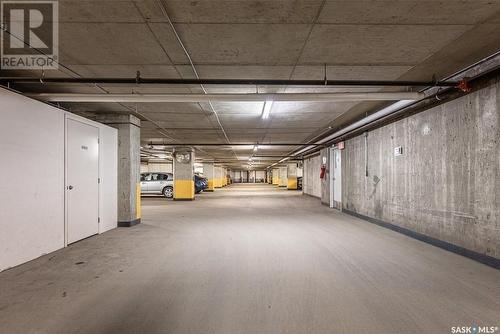 506 902 Spadina Crescent E, Saskatoon, SK - Indoor Photo Showing Garage