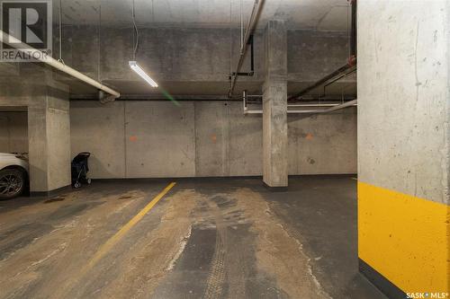 506 902 Spadina Crescent E, Saskatoon, SK - Indoor Photo Showing Garage