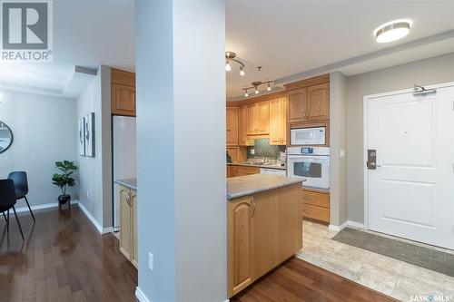 506 902 Spadina Crescent E, Saskatoon, SK - Indoor Photo Showing Kitchen