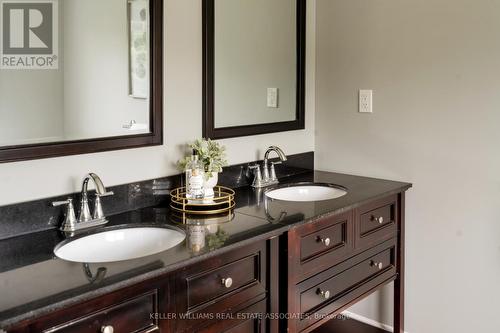 1371 10Th Concession Road W, Hamilton, ON - Indoor Photo Showing Bathroom