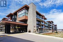 135 - 1575 LAKESHORE ROAD W  Mississauga, ON L5J 0B1