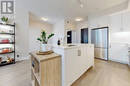 135 - 1575 Lakeshore Road W, Mississauga, ON - Indoor Photo Showing Kitchen