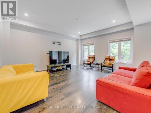 326 Moorland Crescent, Kitchener, ON - Indoor Photo Showing Living Room