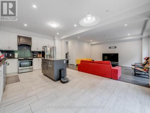 326 Moorland Crescent, Kitchener, ON - Indoor Photo Showing Kitchen With Stainless Steel Kitchen