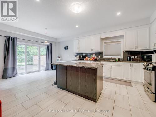 326 Moorland Crescent, Kitchener, ON - Indoor Photo Showing Kitchen