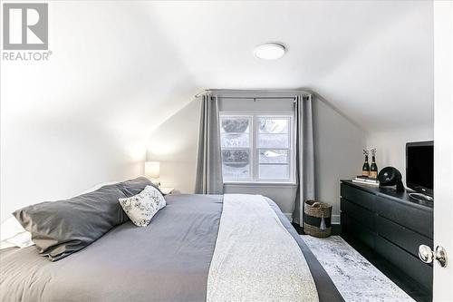 431 Arnold Street, Sudbury, ON - Indoor Photo Showing Bedroom