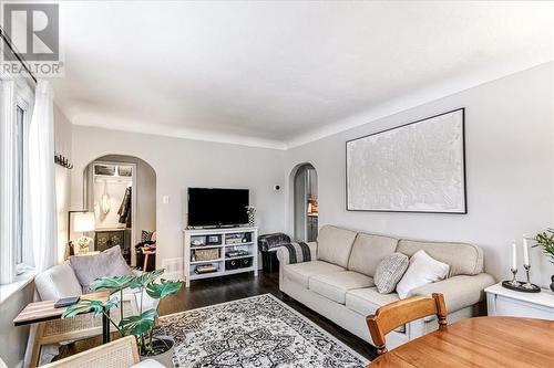 431 Arnold Street, Sudbury, ON - Indoor Photo Showing Living Room