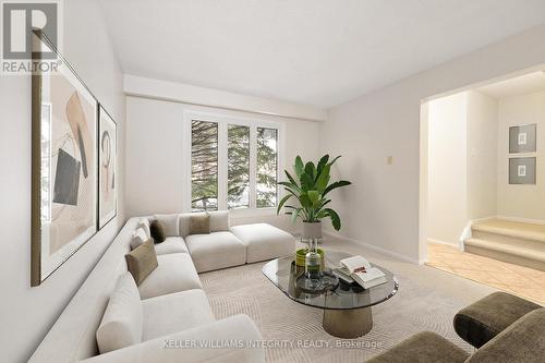 6244 Paddler Way, Ottawa, ON - Indoor Photo Showing Living Room