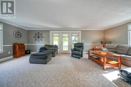 3811 Highway 59, Norfolk, ON - Indoor Photo Showing Living Room