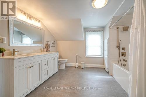 3811 Highway 59, Norfolk, ON - Indoor Photo Showing Bathroom