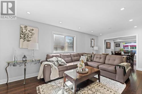 49 Farncomb Crescent, Clarington (Bowmanville), ON - Indoor Photo Showing Living Room