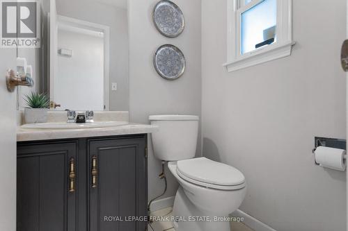 203 Lichen Crescent, Oshawa (Mclaughlin), ON - Indoor Photo Showing Bathroom