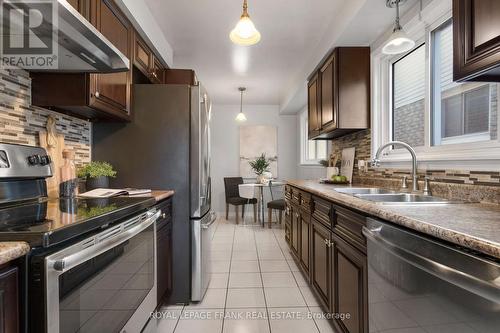 203 Lichen Crescent, Oshawa (Mclaughlin), ON - Indoor Photo Showing Kitchen With Double Sink