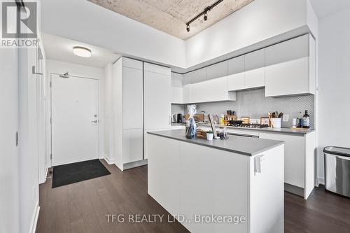 810 - 2720 Dundas Street W, Toronto (Junction Area), ON - Indoor Photo Showing Kitchen