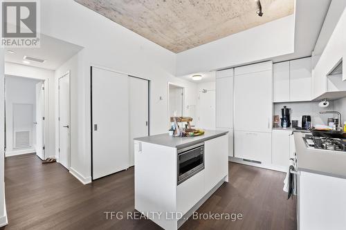 810 - 2720 Dundas Street W, Toronto (Junction Area), ON - Indoor Photo Showing Kitchen