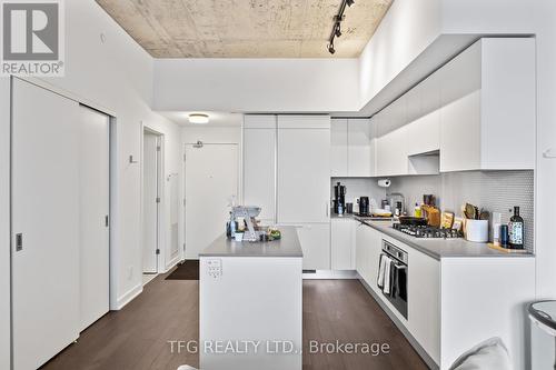 810 - 2720 Dundas Street W, Toronto (Junction Area), ON - Indoor Photo Showing Kitchen