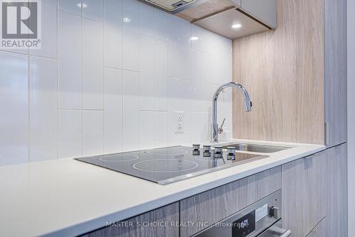 318 - 35 Tubman Avenue, Toronto, ON - Indoor Photo Showing Kitchen