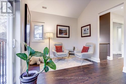 284 Burnett Avenue, Toronto, ON - Indoor Photo Showing Living Room