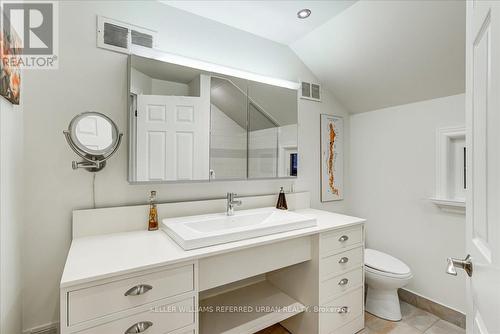 284 Burnett Avenue, Toronto, ON - Indoor Photo Showing Bathroom