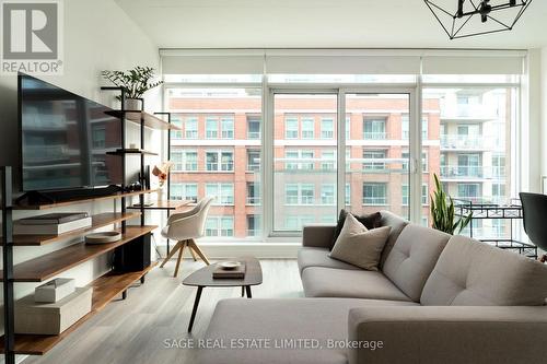 717 - 333 Adelaide Street, Toronto, ON - Indoor Photo Showing Living Room