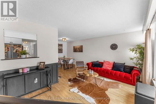 42 Blackwater Crescent, Toronto, ON - Indoor Photo Showing Living Room