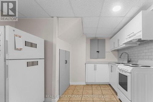 42 Blackwater Crescent, Toronto, ON - Indoor Photo Showing Kitchen