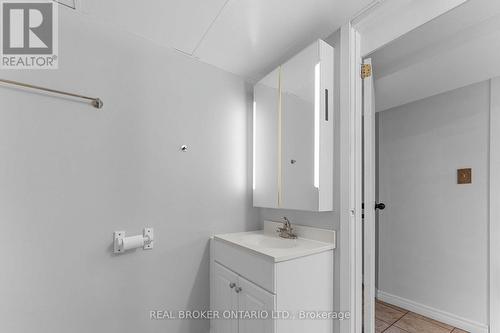 42 Blackwater Crescent, Toronto, ON - Indoor Photo Showing Bathroom