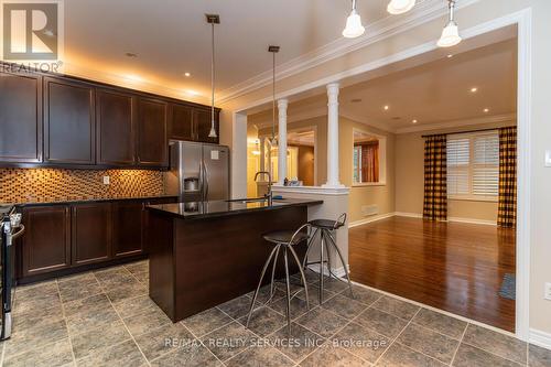 21 Whitbread Crescent, Ajax, ON - Indoor Photo Showing Kitchen With Upgraded Kitchen