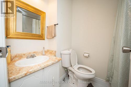 133 Murray St Street E, Brampton, ON - Indoor Photo Showing Bathroom