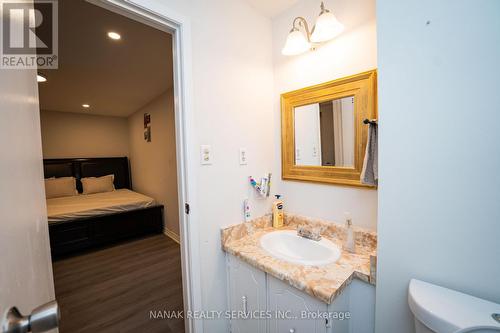 133 Murray St Street E, Brampton, ON - Indoor Photo Showing Bathroom