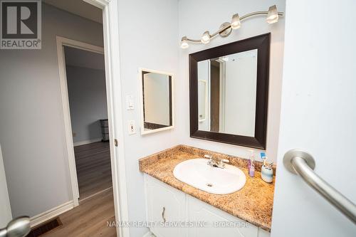 133 Murray St Street E, Brampton, ON - Indoor Photo Showing Bathroom