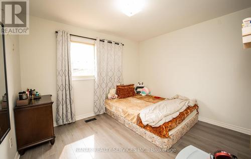 133 Murray St Street E, Brampton, ON - Indoor Photo Showing Bedroom