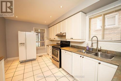 133 Murray St Street E, Brampton, ON - Indoor Photo Showing Kitchen With Double Sink