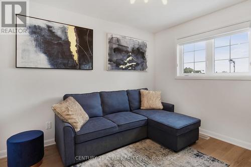 136 Robin Easey Avenue, Ottawa, ON - Indoor Photo Showing Living Room